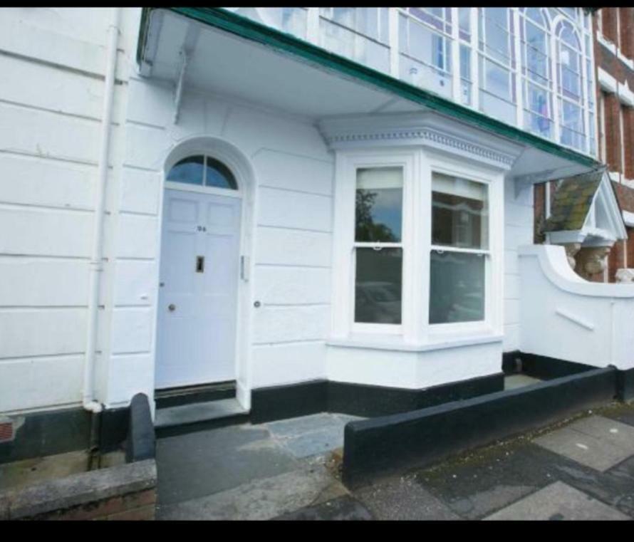 Beautiful One Bedroom Ground Floor Apartment With Parking เอ็กซิเตอร์ ภายนอก รูปภาพ